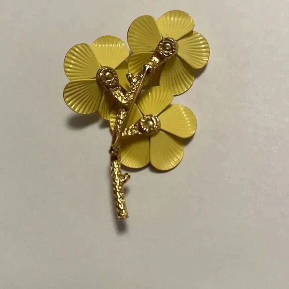 Vintage Sarah Coventry Brooch Enamel Yellow Flower Metal Blossoms - Picture 4 of 7